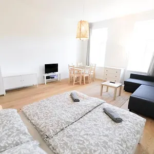- Metro 1160 Apartament Wiedeń